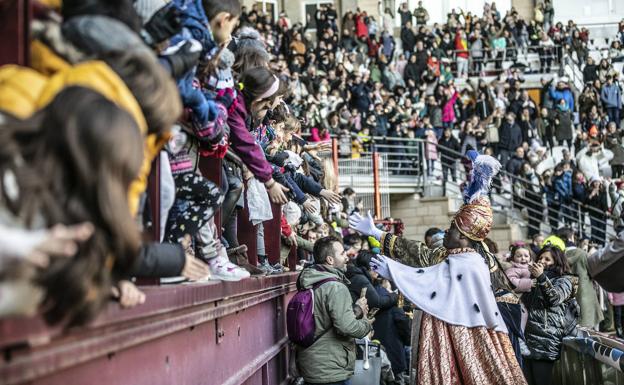 Llenazo en Las Gaunas para recibir a los Reyes Magos