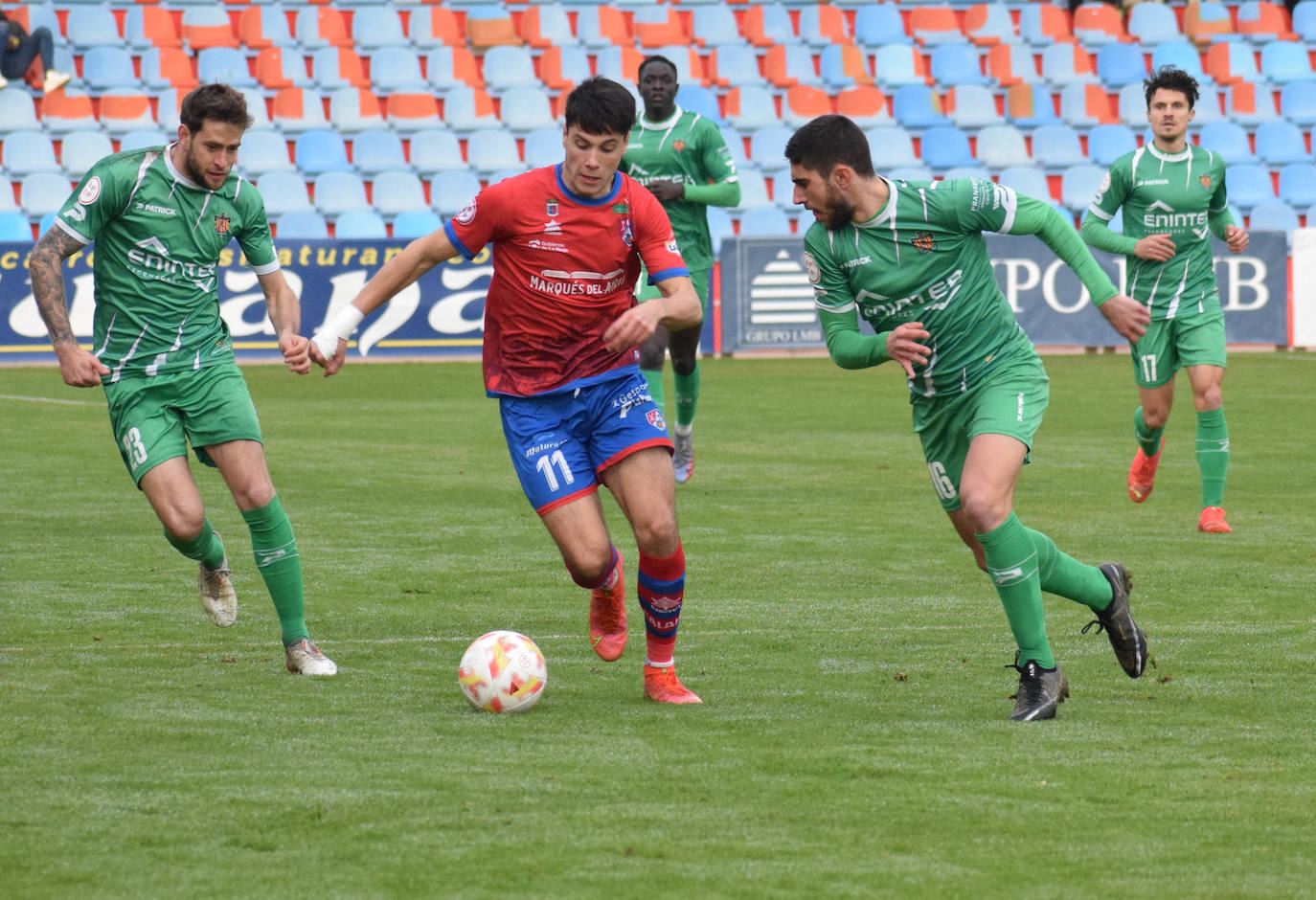 Fotos: Las imágenes del partido entre el CD Calahorra y el Cornellá