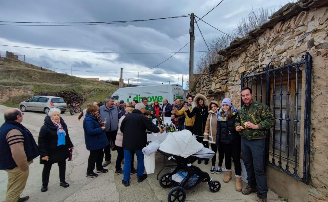 Celebración del 'Tastavín', ayer en Grávalos. 