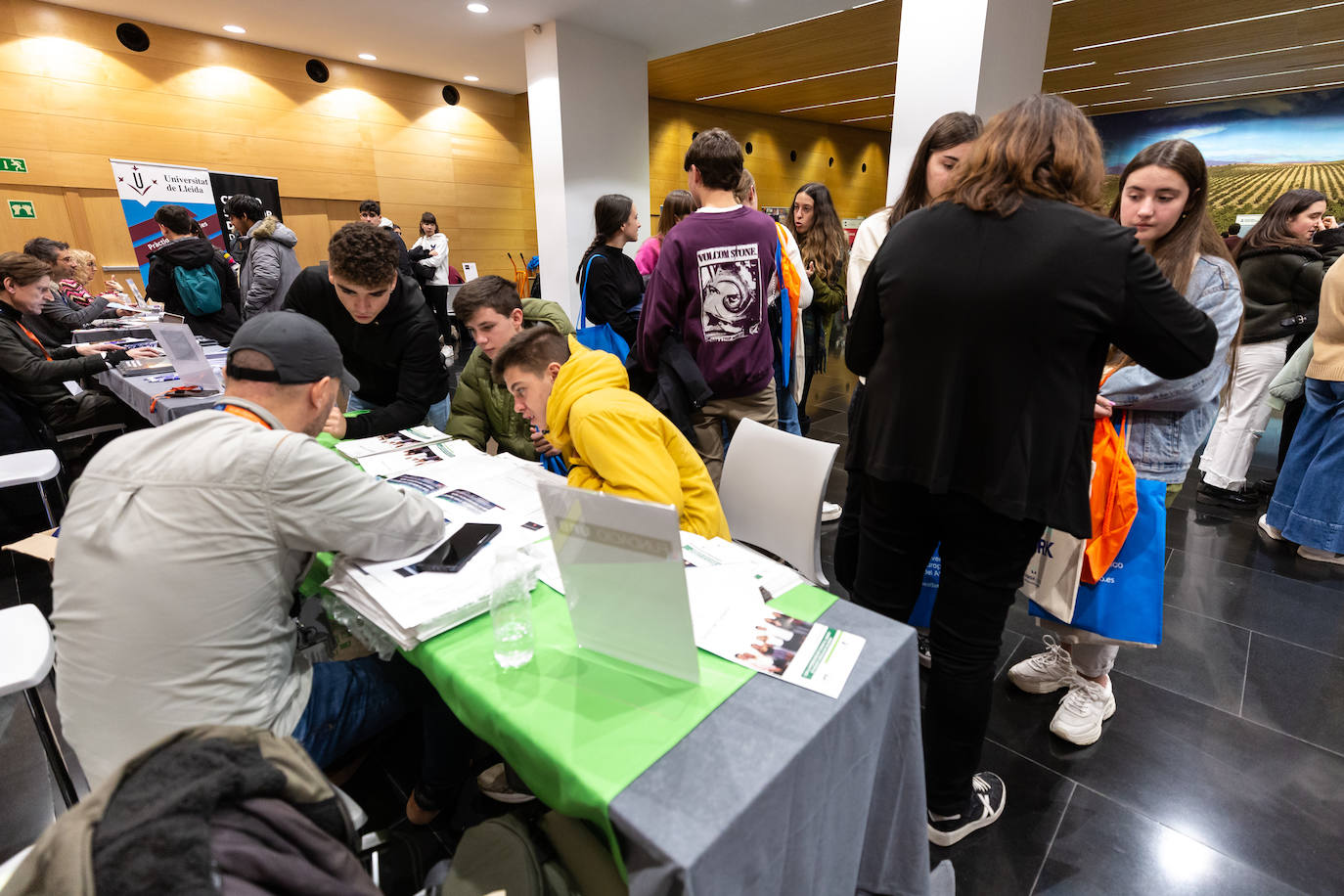 Fotos: Feria de universidades en Riojafórum