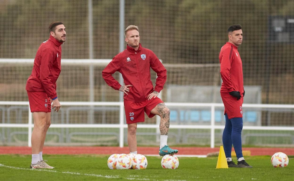 Adrián, Gil y Gabarre en un entrenamiento. 