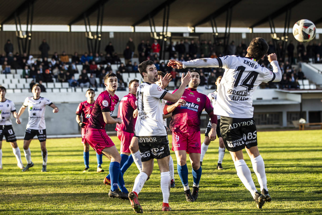 Fotos: El derbi de Segunda Federación: Alfaro-Arnedo