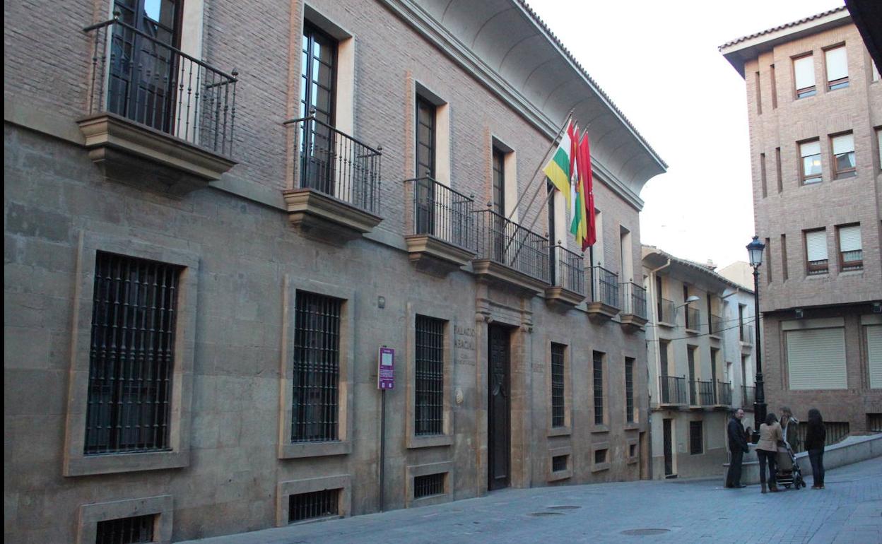 El Ayuntamiento de Alfaro inicia el proceso de estabilización de dieciséis plazas municipales