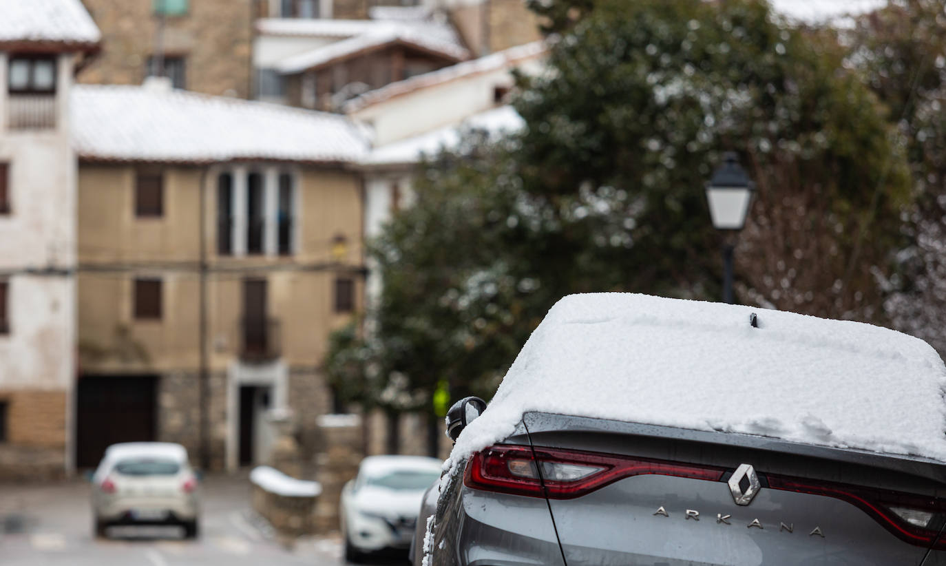 Fotos: las primeras nieves tiñen parte de La Rioja de blanco