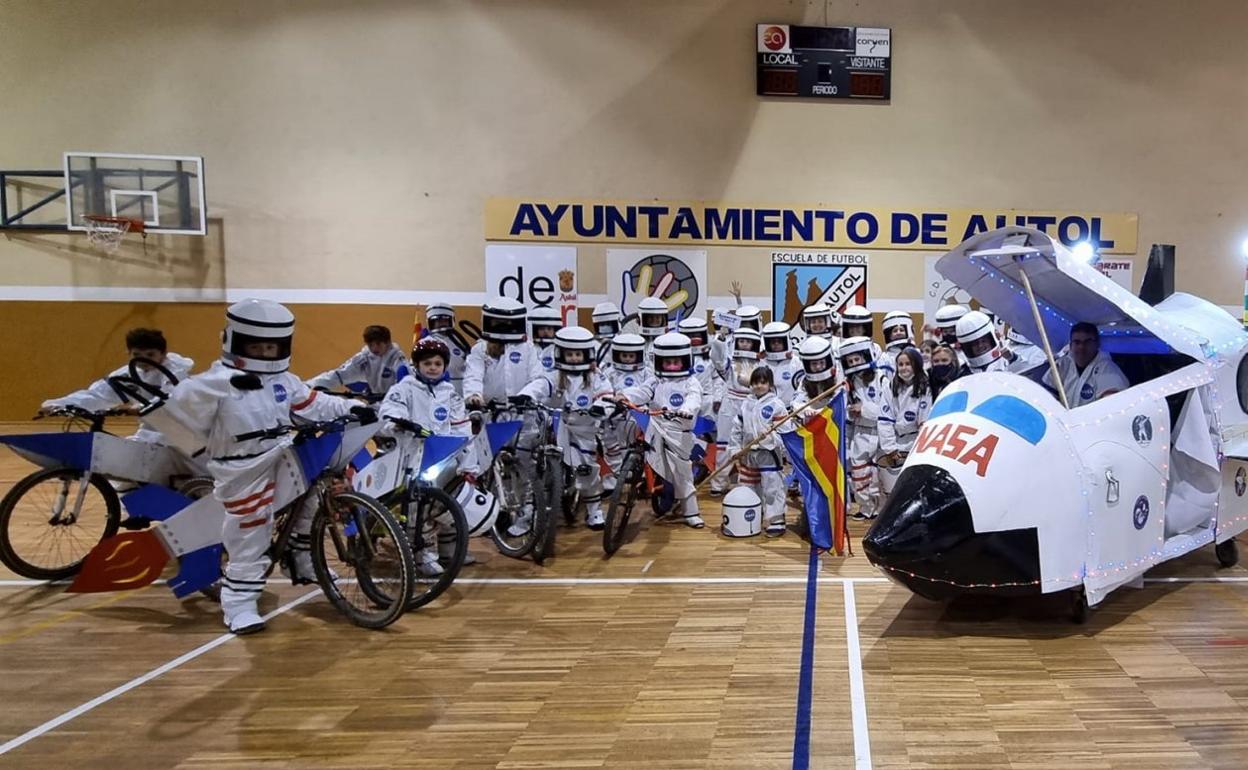 Un grupo de astronautas en el Carnaval de Autol de 2022. 