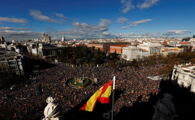 Sánchez rescata el miedo a Vox como estímulo electoral en su duelo con Feijóo