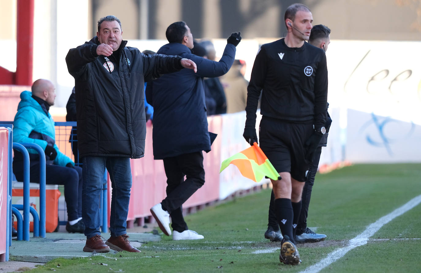 Fotos: El Calahorra cae ante el Barcelona B