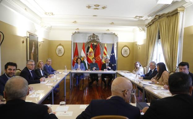 Reunión de los presidentes de La Rioja, Navarra y Aragón.