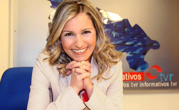 Sandra Carmona, cuando presentaba los informativos en TVR.