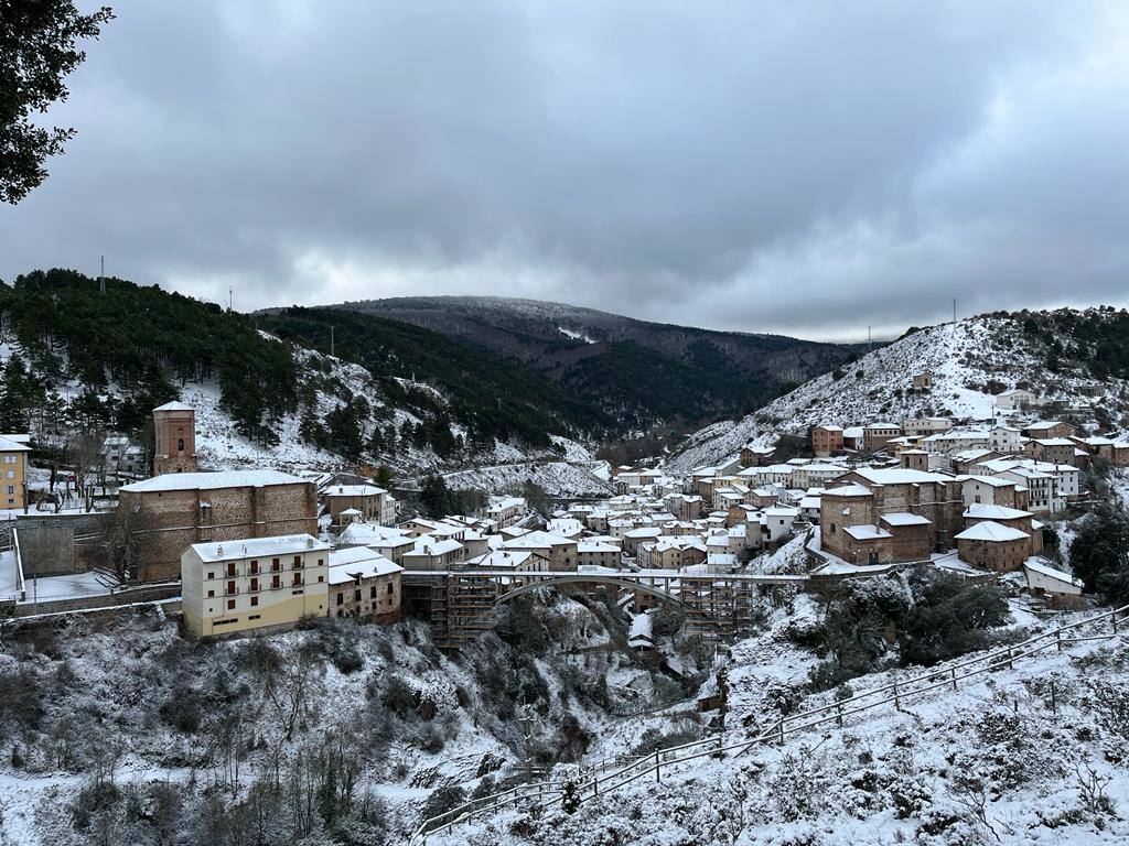 Fotos: Nieve en Ortigosa y El Rasillo