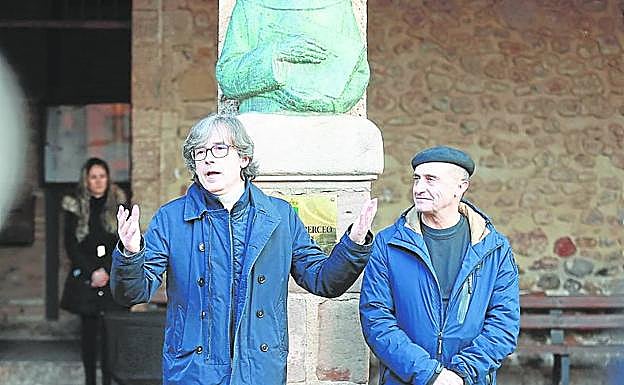 Bernardo Sánchez y Viyuela en la introducción del espectáculo. 