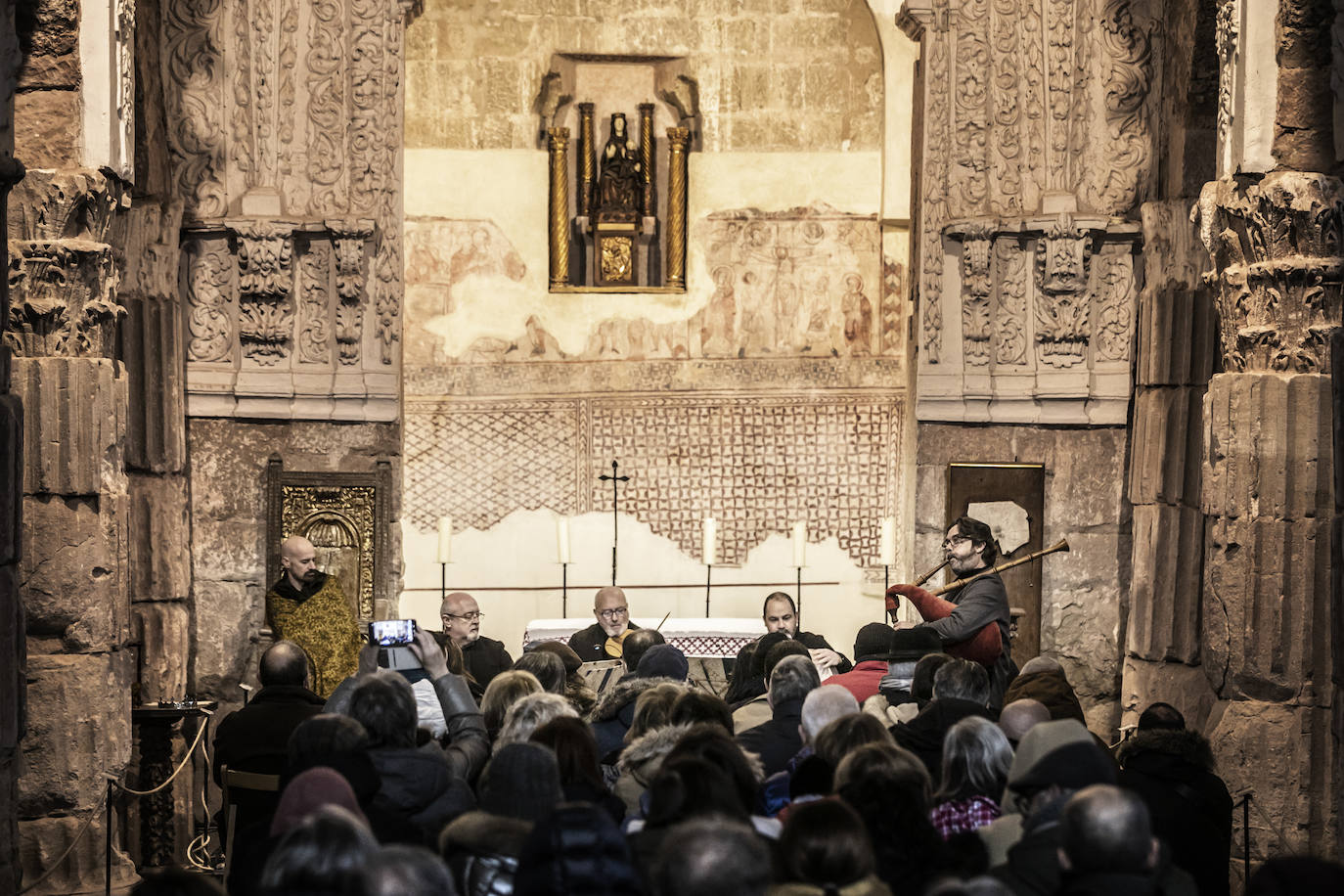 Fotos: Más voces y más lengua en la Basílica de Santa María de Arcos, en Tricio