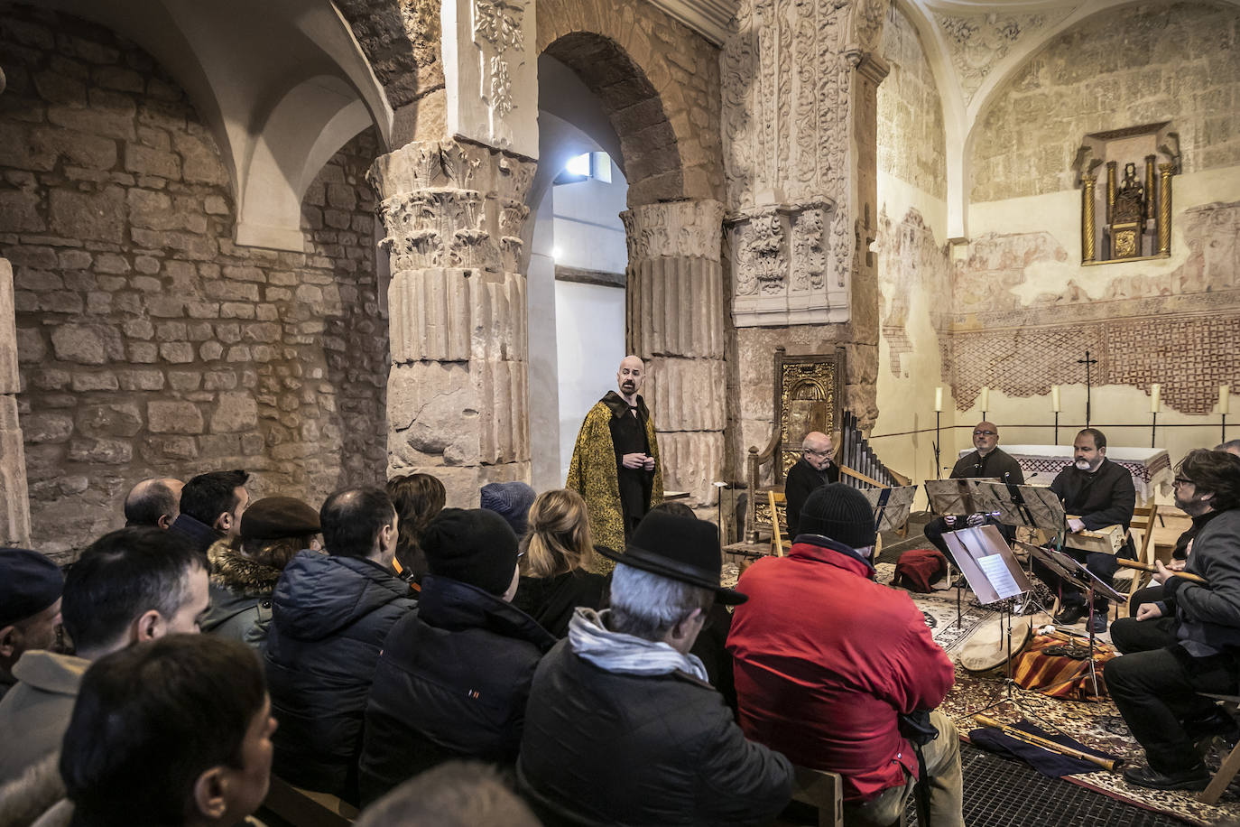 Fotos: Más voces y más lengua en la Basílica de Santa María de Arcos, en Tricio