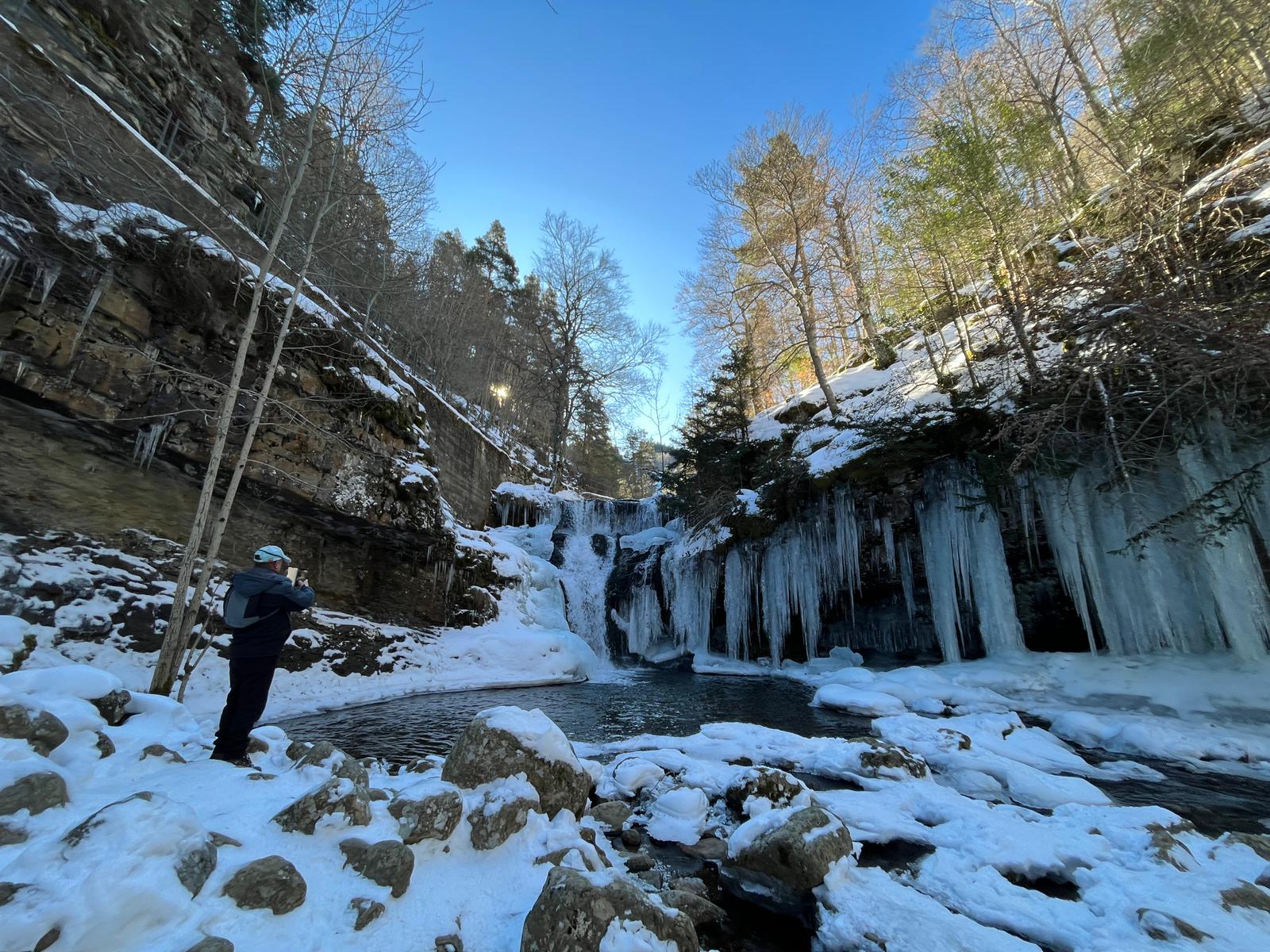 Fotos: Las bellas estampas que dejan el hielo y la nieve en Puente Ra