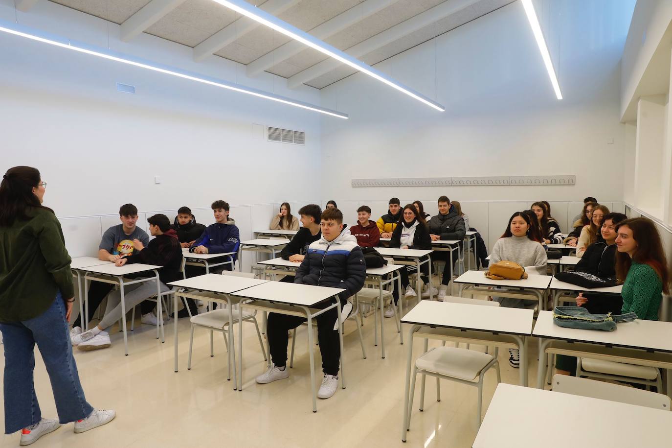 Fotos: El Sagasta recobra la vida: estudiantes y docentes estrenan el nuevo instituto