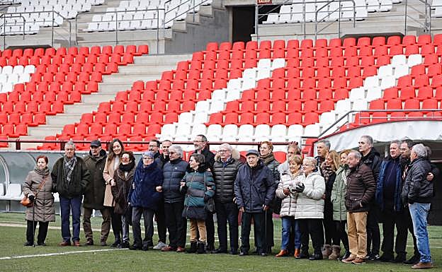 Familiares y organizadores del taller de reminiscencia. 