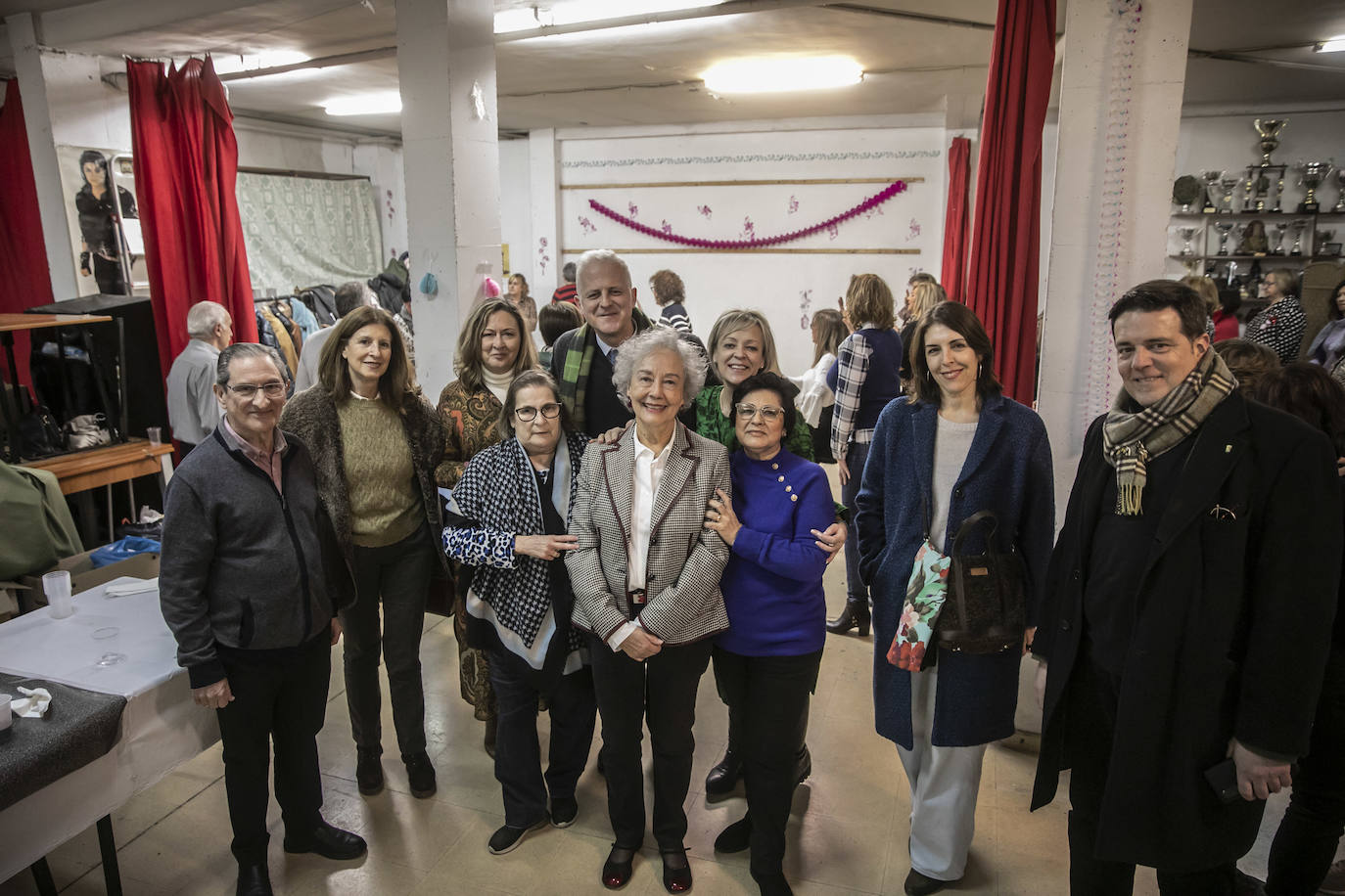 El alcalde de Logroño, junto a algunos concejales, acudió al acto del Plus Ultra.