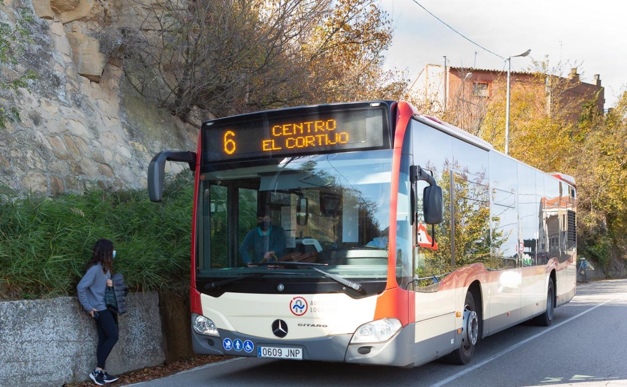 La mejora del servicio de transporte público es una de las demandas históricas del barrio. 