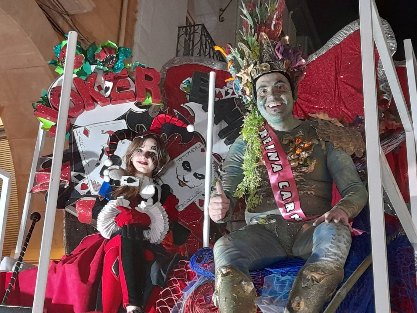 Fotos: La Reina del Carnaval encabeza el pasacalles en Calahorra