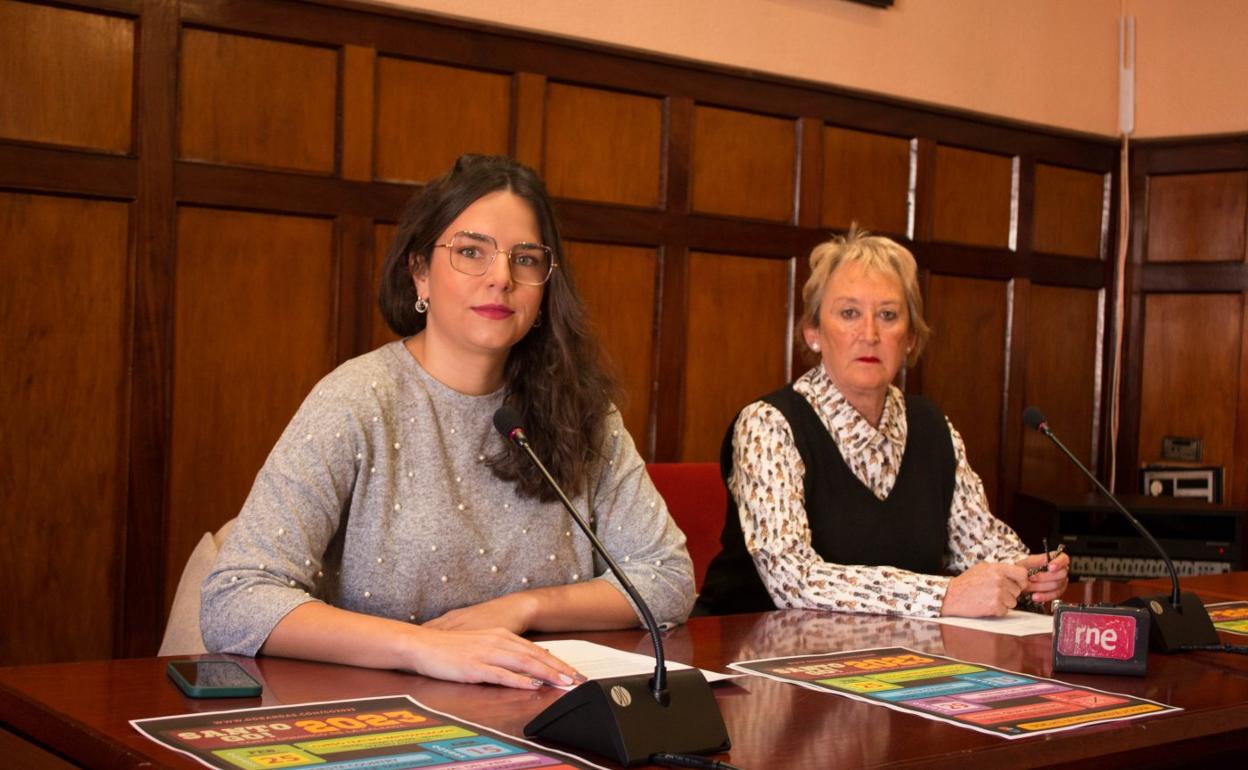 Soraya Monja y Rosa Ruiz presentaron ayer la programación. 