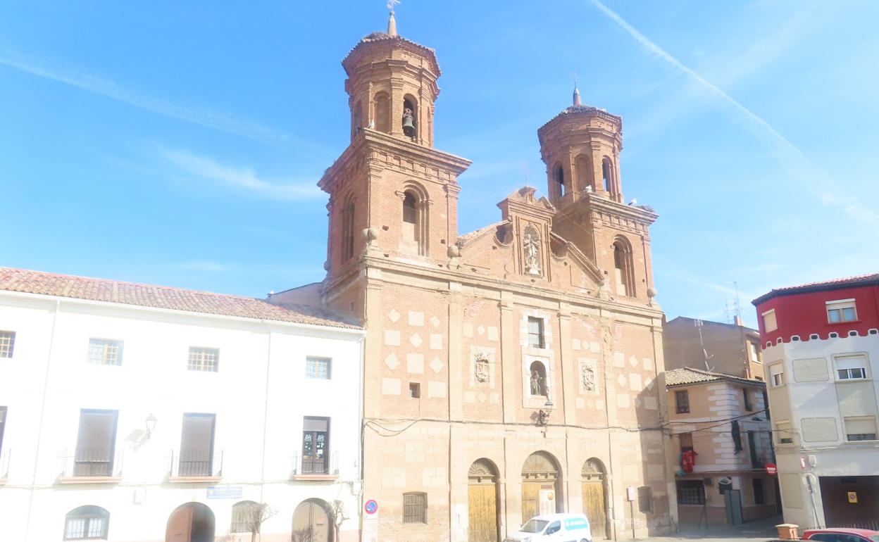 La iglesia cuenta décadas sin uso y acumulando ruina. 