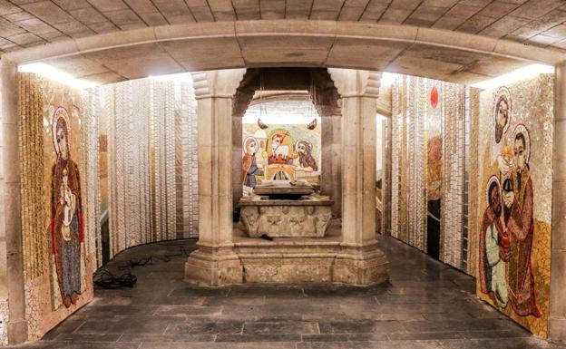 Mosaicos en la cripta del Santo, la obra más importante de Marko Rupnik y su taller Aletti en la catedral de Santo Domingo de la Calzada..