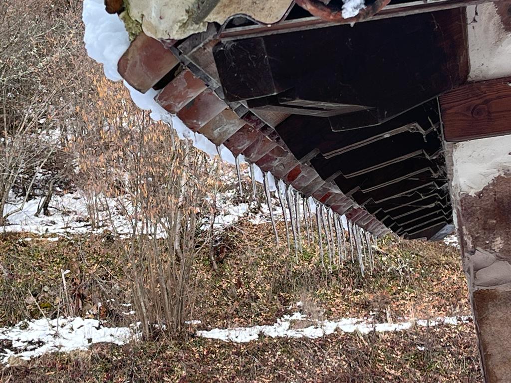 Fotos: La nieve deja blancos los montes de El Rasillo y Ortigosa