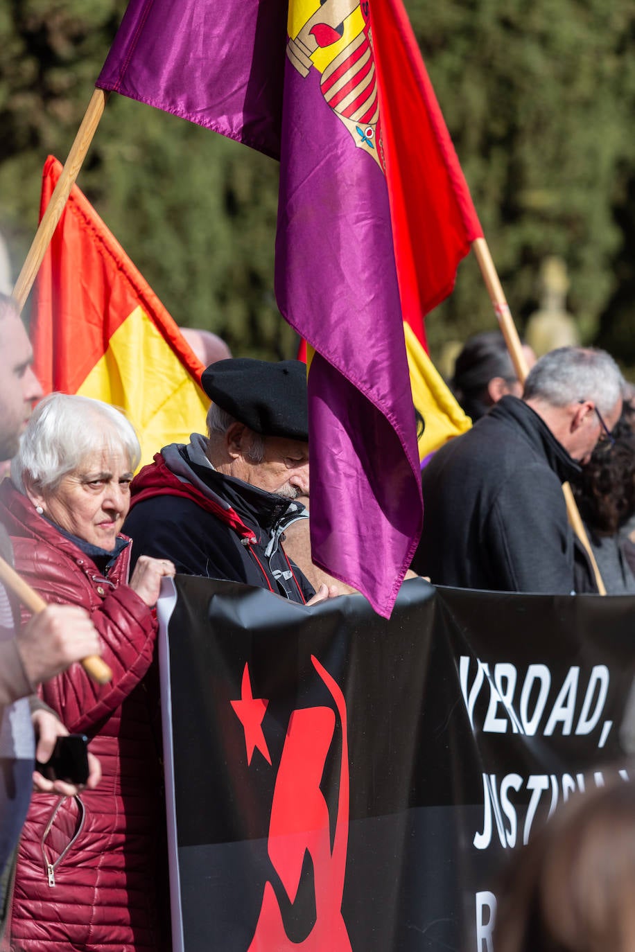 Fotos: Inauguración del memorial a los fusilados por el franquismo en Logroño