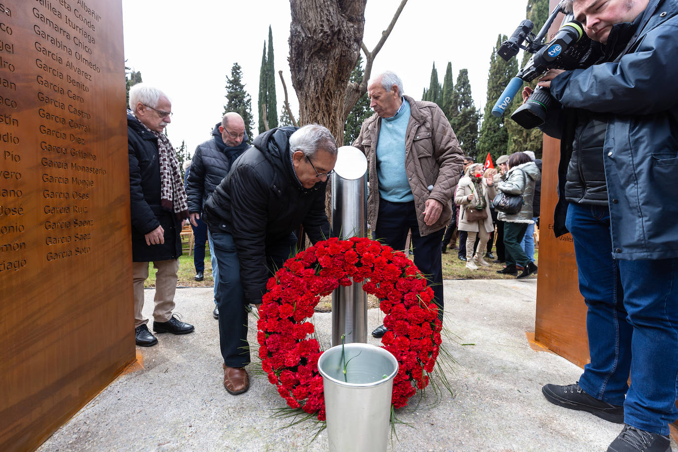 Fotos: Inauguración del memorial a los fusilados por el franquismo en Logroño