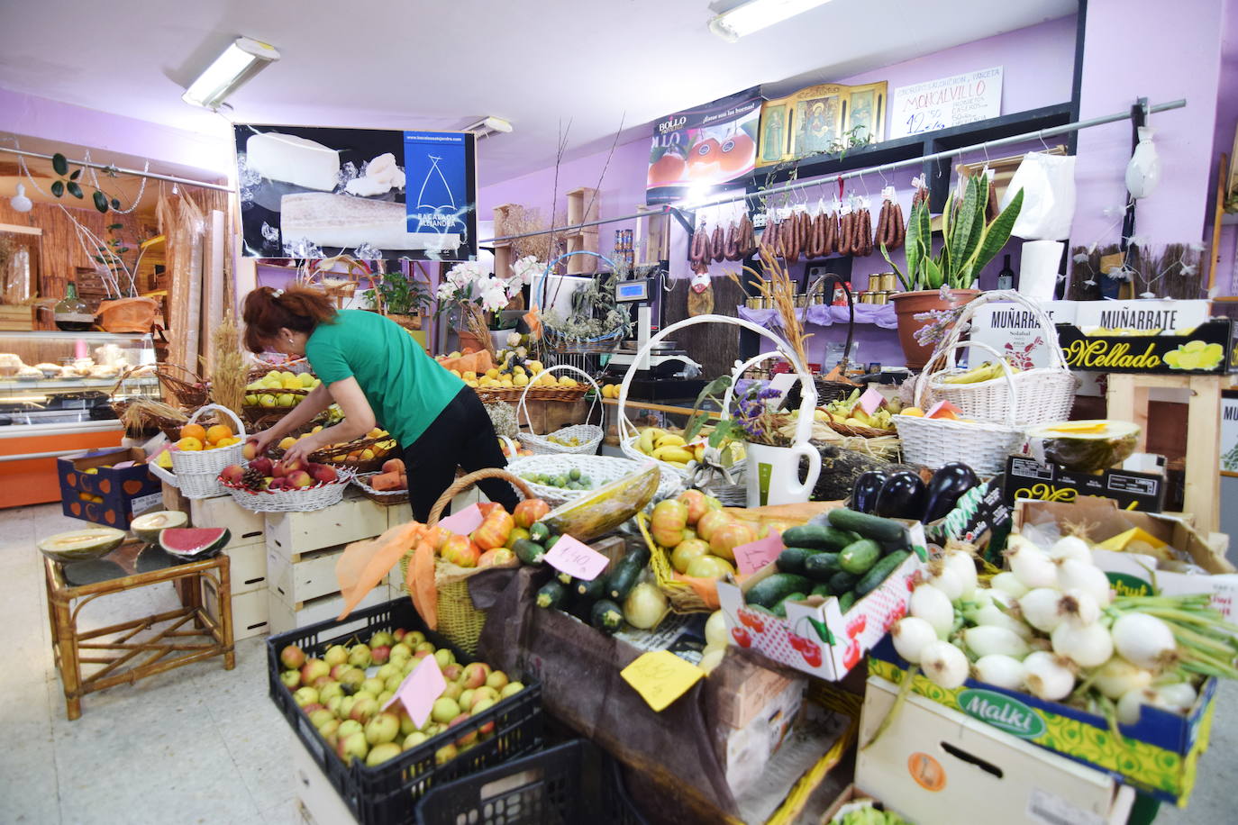 Los alimentos frescos no pueden faltar en la cesta de la compra. 