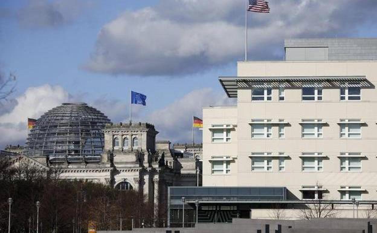 Vista exterior de la Embajada de EE UU en Berlín.