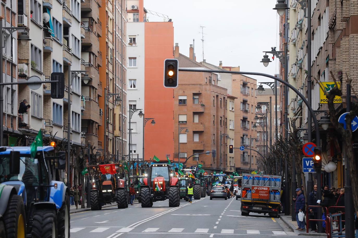 Fotos: La tractorada atraviesa la calle Chile y enfila Gran Vía