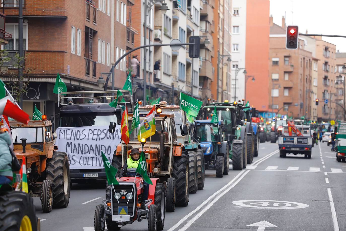 Fotos: La tractorada atraviesa la calle Chile y enfila Gran Vía