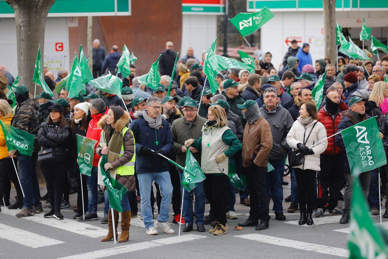 Fotos: La tractorada atraviesa la calle Chile y enfila Gran Vía