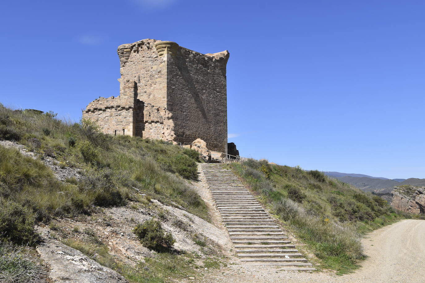 Una imagen del castillo de Quel. 