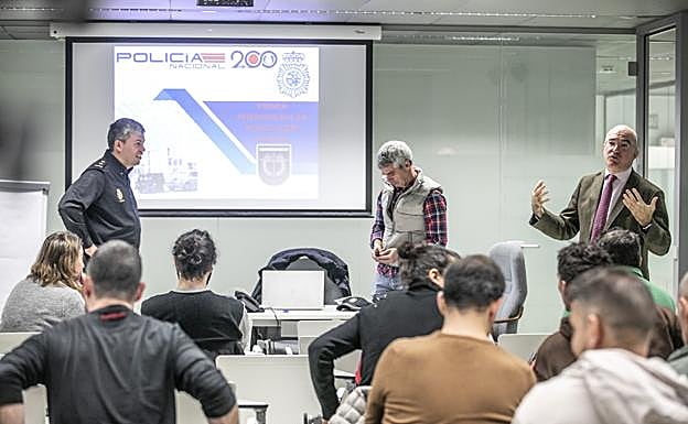 Momento del curso que comenzó este martes. 