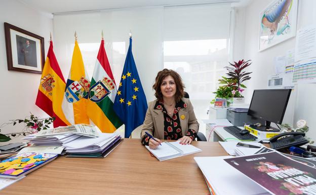 Ana Belén Martínez, en su despacho del Ayuntamiento de Villamediana. 