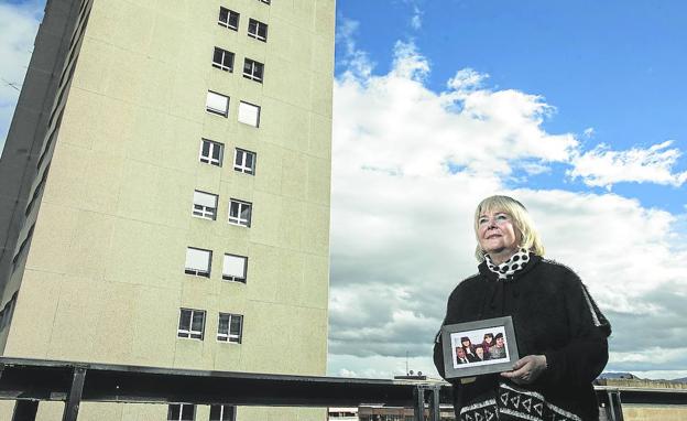 «Recuerdo a mi tía que iba de una habitación a otra limpiando la sangre»