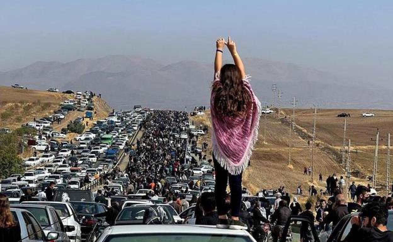 Imagen de archivo de una protesta el pasado octubre en Irán por la muerte de Mahsa Amini.