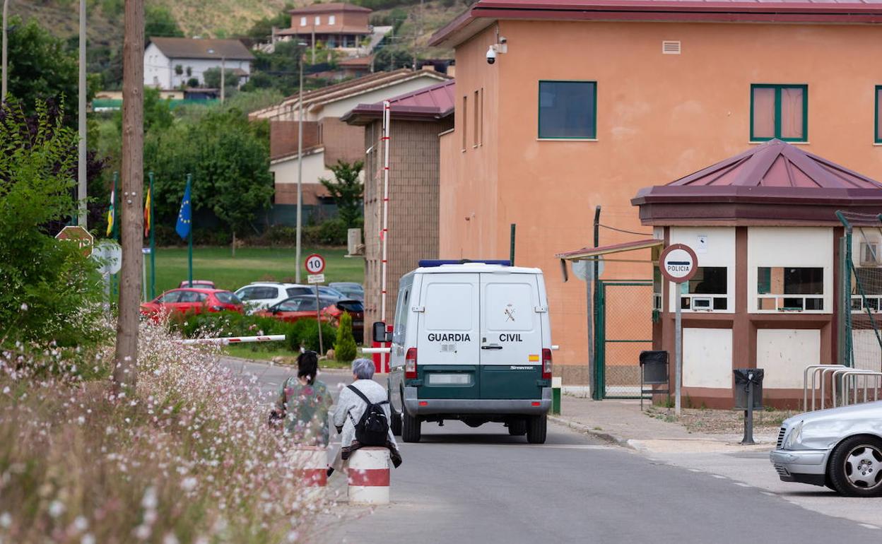 Imagen del primer traslado de Almeida a la cárcel de Logroño. 