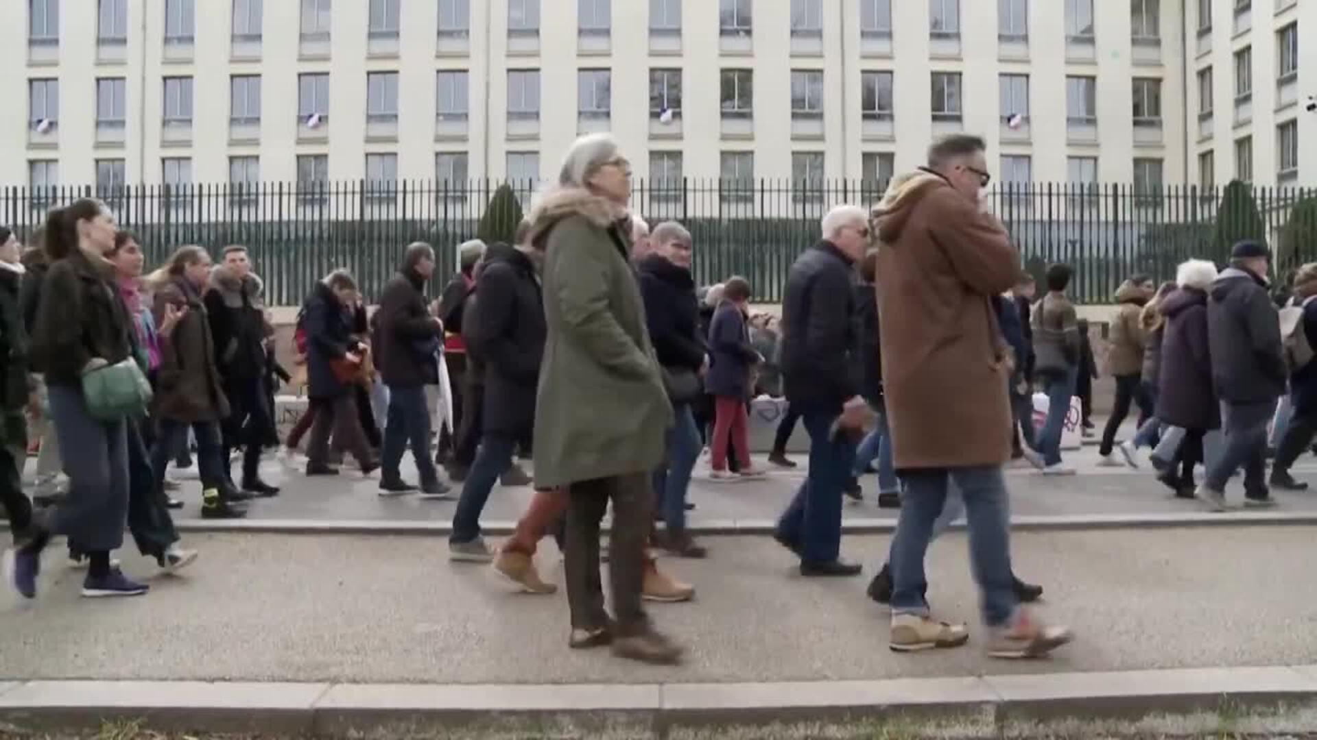 Entre 93.000 y 450.000 manifestantes en la huelga contra la reforma de pensiones en París