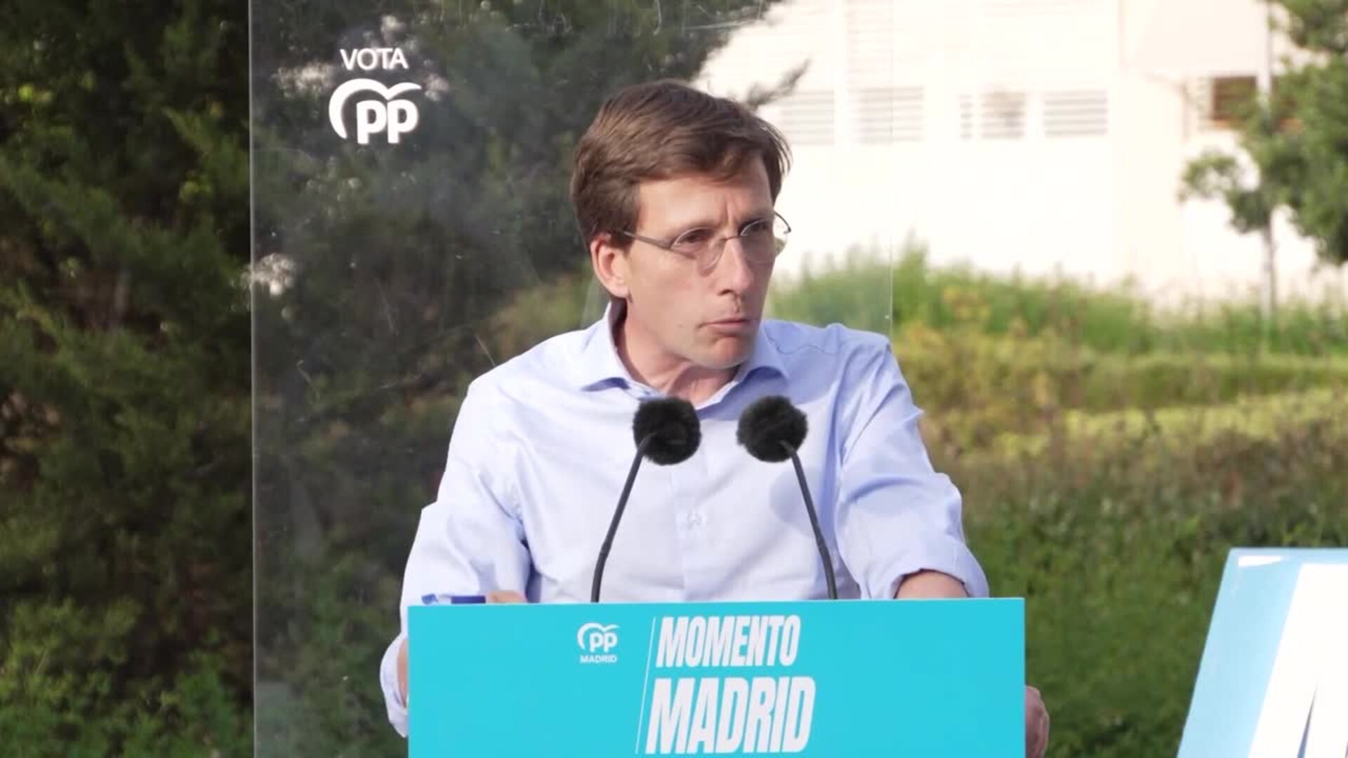 Almeida dice que los madrileños "no quieren una alcaldesa que apoyó la ley que excarcela violadores"