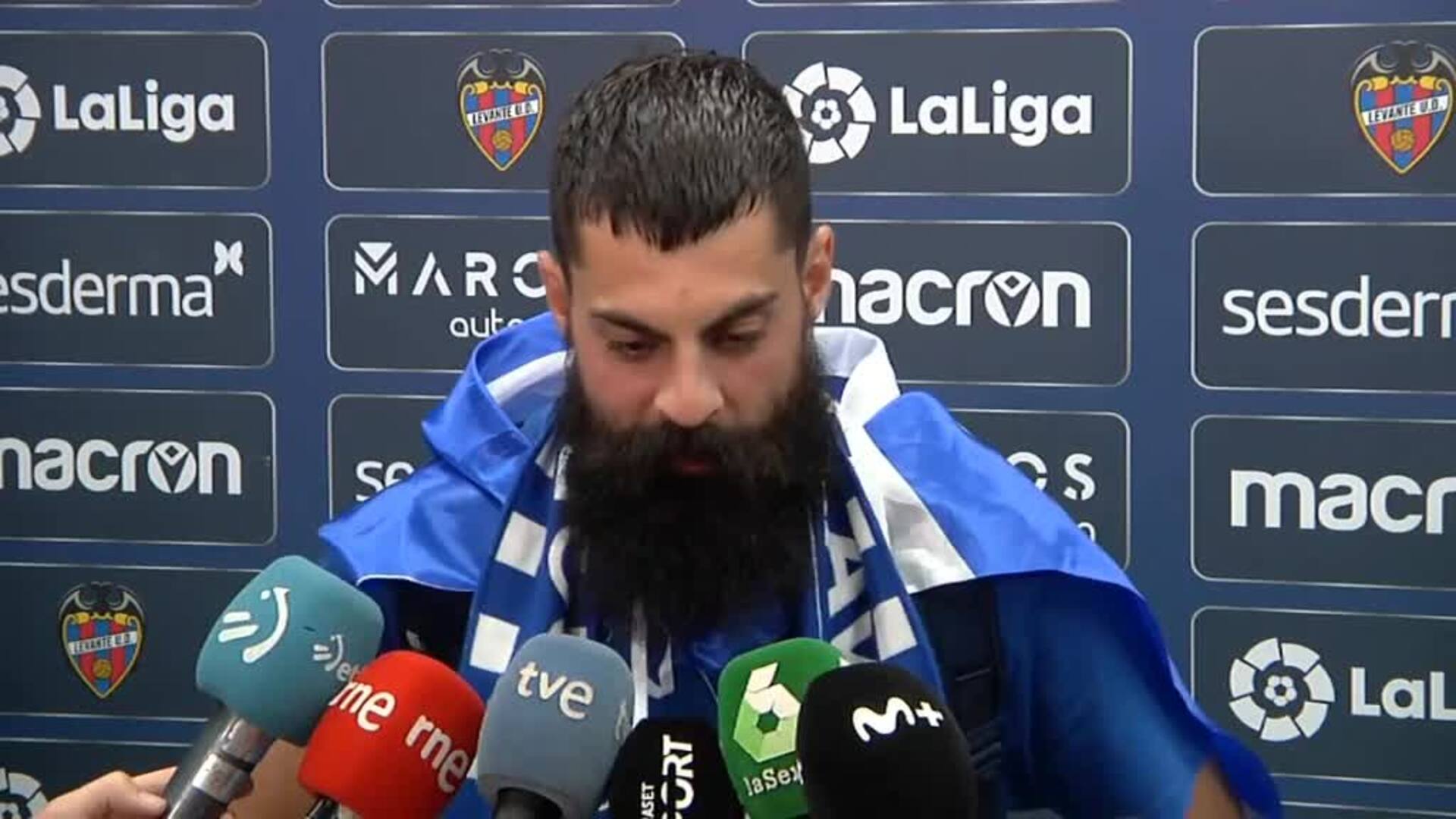 Asier Villalibre, el héroe del Alavés tras ascender a Primera División