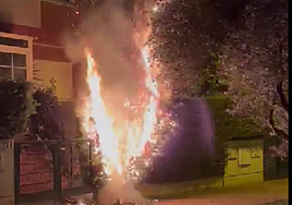 Los cohetes de Nochevieja casi incendian una casa en Lardero