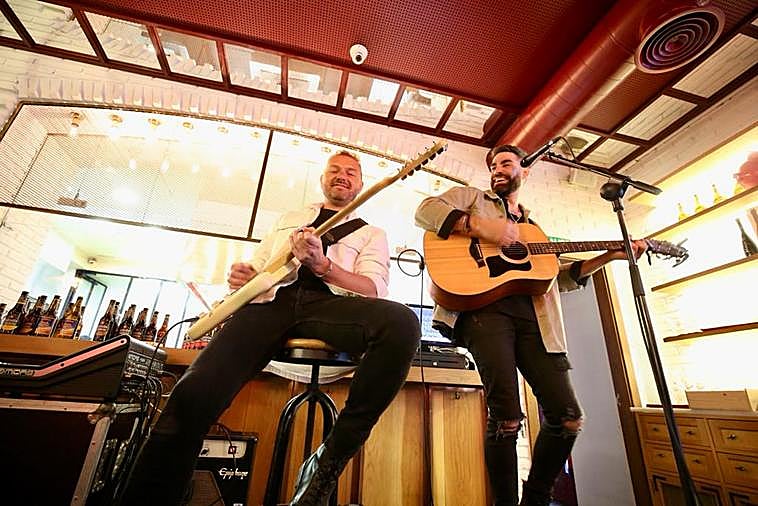 Vuelo Fidji, durante su concierto en Wine Fandango.