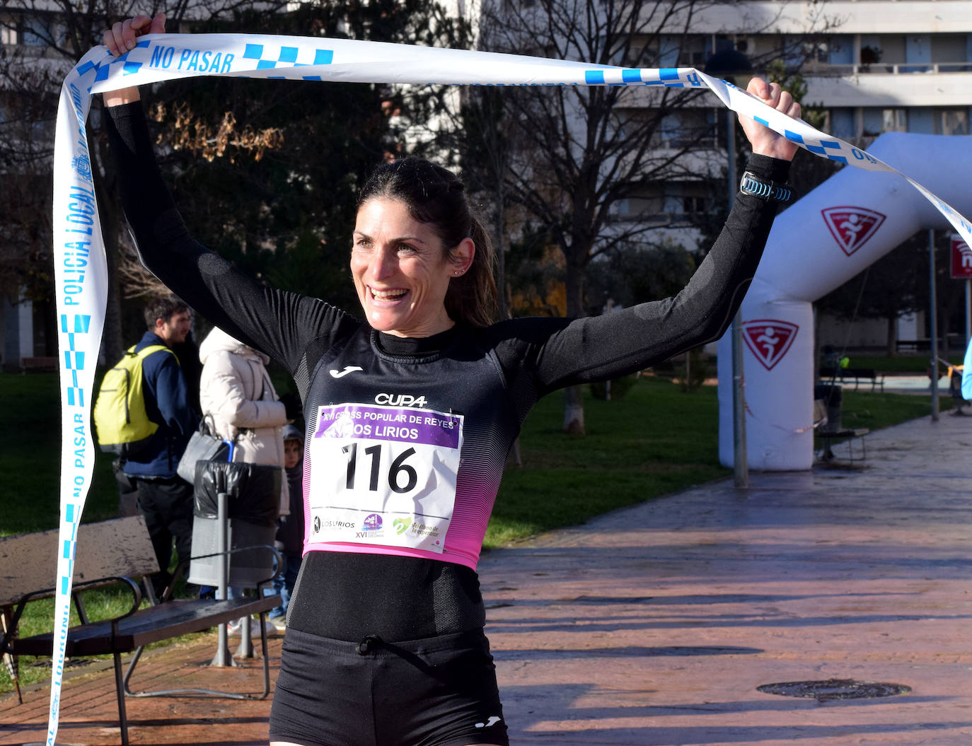 El tradicional Cross de Reyes de Los Lirios, en imágenes