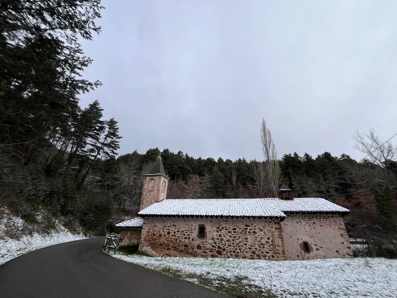 La nieve ha vuelto a caer en El Rasillo