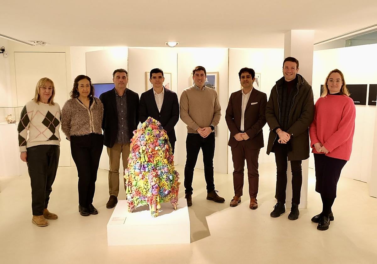 Participantes en la inauguración, ayer, de la exposición itinerante.