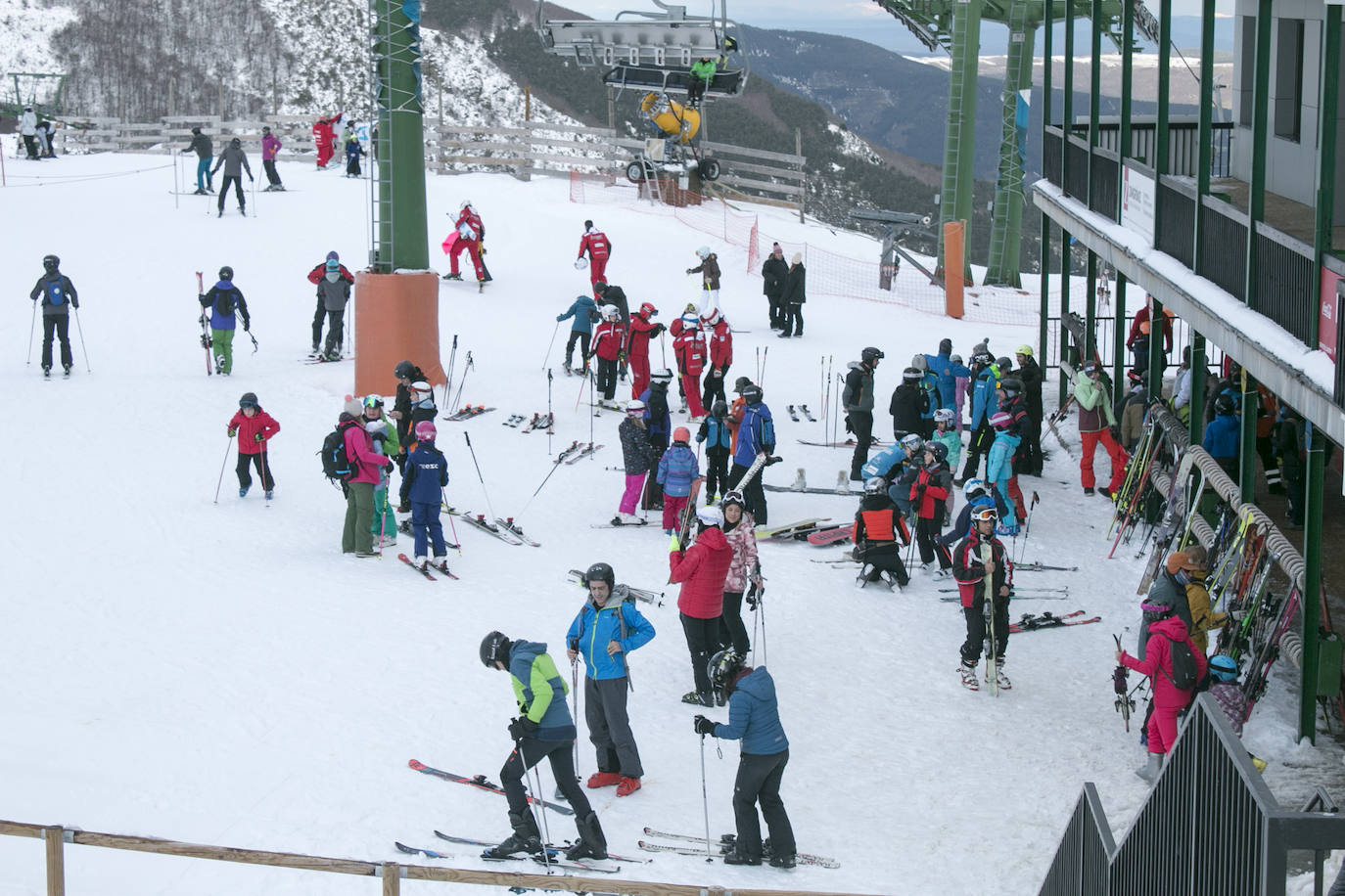 Valdezcaray se llena de esquiadores