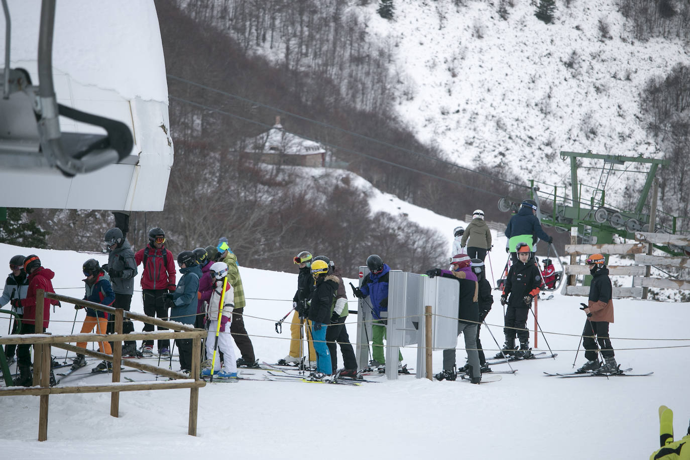 Valdezcaray se llena de esquiadores
